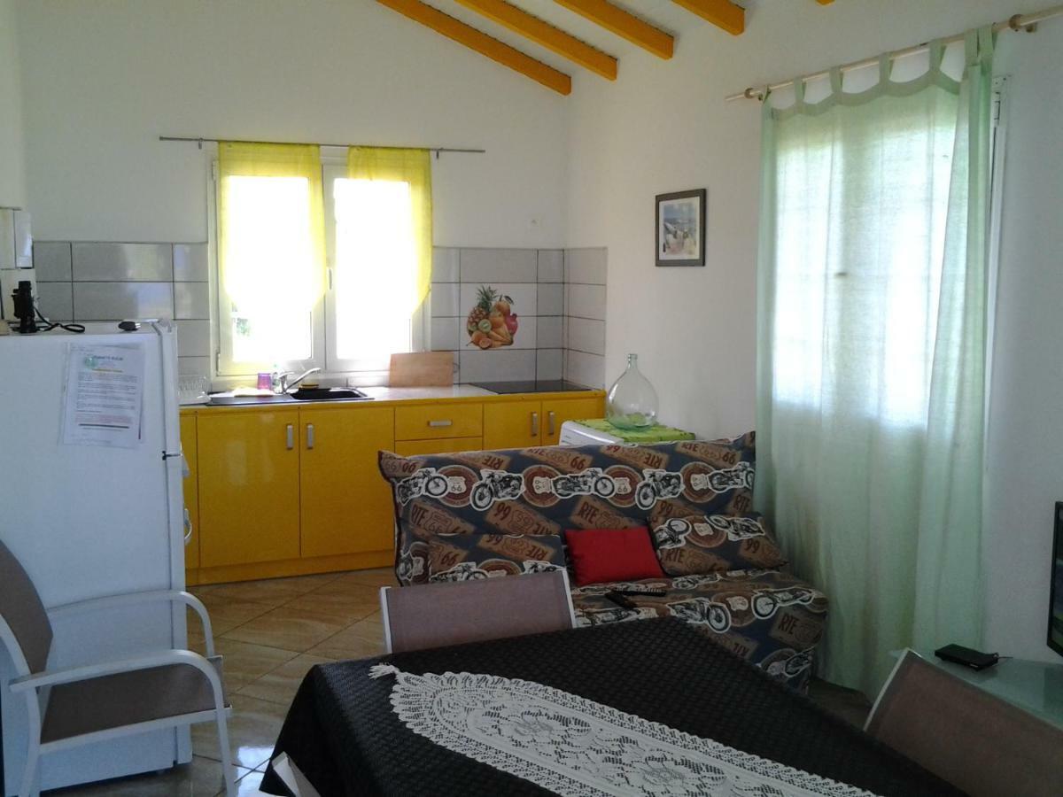 Villa Planète Bleue à Beaurenom Extérieur photo
